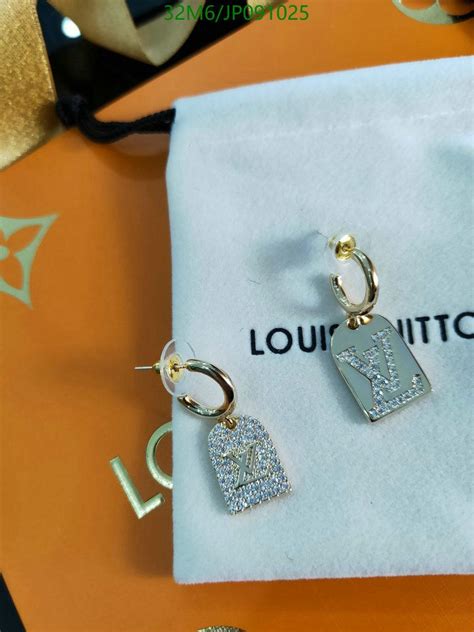 LA260 <strong>LV</strong> M59108 Cluny USD285. . Lv jewelry yupoo